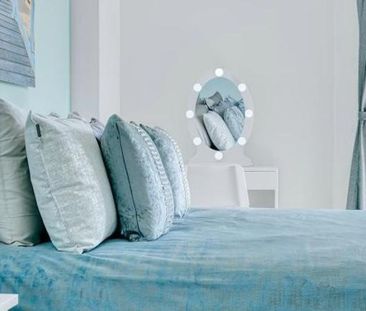 2 bedroom luxury Apartment for rent in Nueva Andalucia, Spain - Photo 6