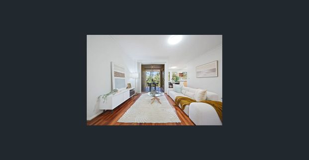 Generously 3-Bedroom, 2-Bathroom Townhouse-Style Apartment! - Photo 1