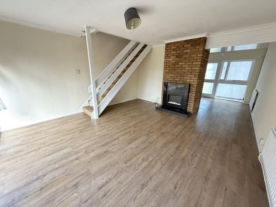3 bedroom terraced house to rent - Photo 1