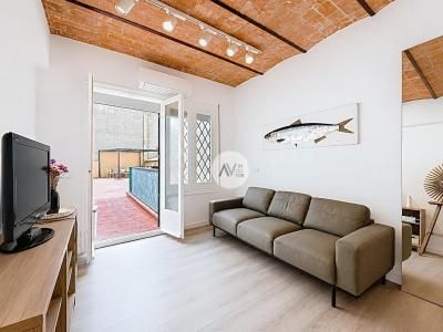 Amazing Apartment of 90 sqm + 70 sqm terrace in an ideal location! - Photo 3