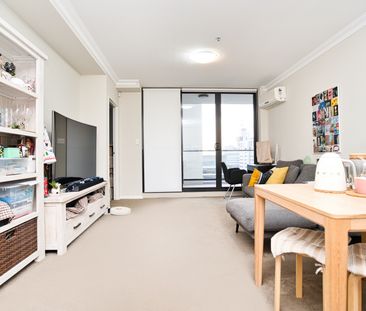 Modern High Level 2 Bedrooms Apartment Available For Lease!!! - Photo 1