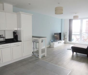 High Street, Southampton - Photo 2