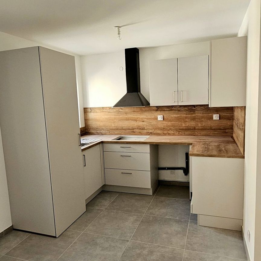 Location Appartement 3 pièces 47m² GONFARON 83590 - Photo 1