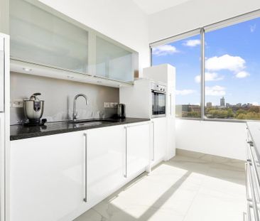 2 bedroom penthouse to rent - Photo 1