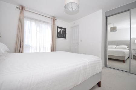 Clover Drive, Cheltenham, Gloucestershire - Photo 5