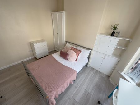 4 bedroom terraced house to rent - Photo 5
