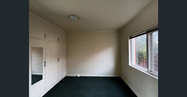 Perfectly Positioned Ground Floor Apartment - Photo 1