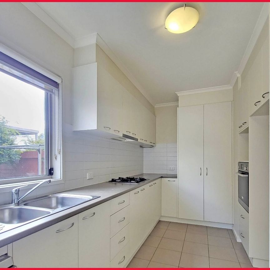 10 Fennessy Way, Forde ACT 2914 - Townhouse For Rent | Domain - Photo 1