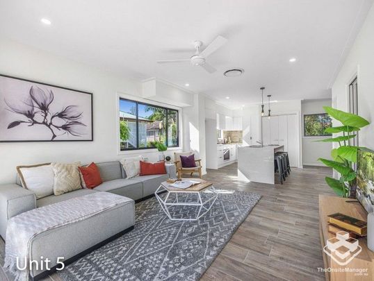 Nearly Brand New Stunning Townhouses within Indooroopilly Schools Catchment! - Photo 1