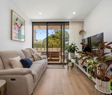 Stylish Ground Floor Two-Bedroom Apartment - Photo 1
