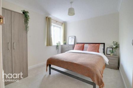 1 bedroom in a house share to rent - Photo 2
