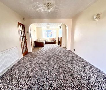4 bedroom semi-detached house to rent - Photo 5