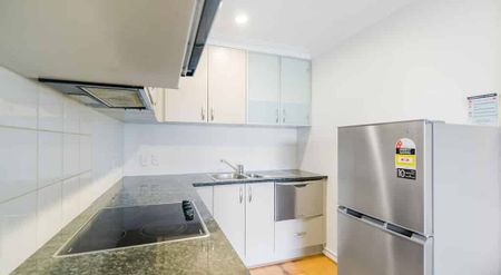 Spacious studio! - Photo 4