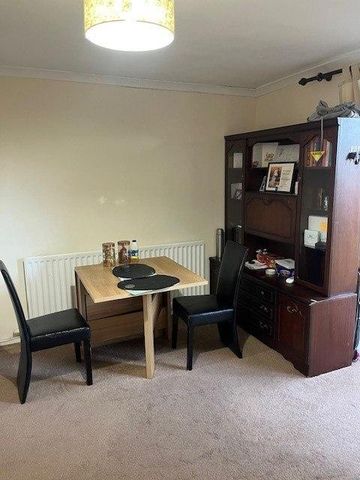 2 bedroom semi-detached house to rent - Photo 2