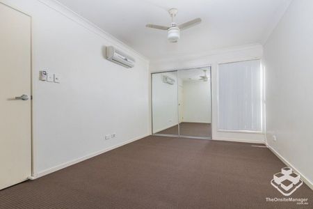3 Bedroom townhouse in Raceview, small popular complex - Photo 2