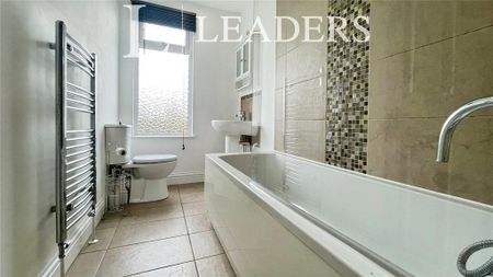 3 bedroom house to rent - Photo 2