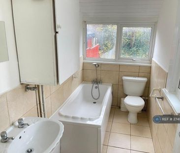 4 bedroom terraced house to rent - Photo 1