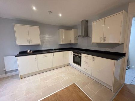 2 bedroom end of terrace house to rent - Photo 4