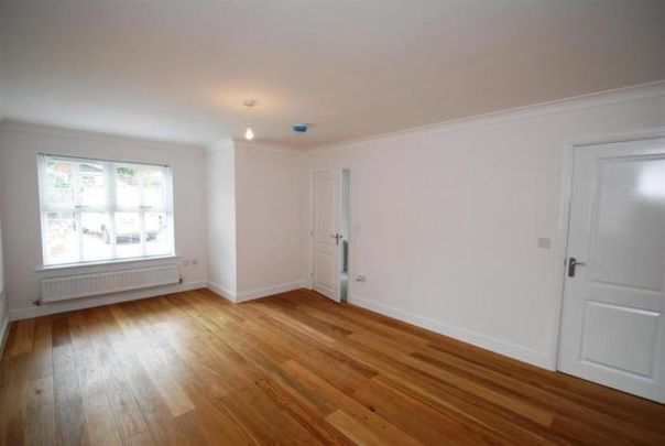 3 bedroom semi-detached house to rent - Photo 1