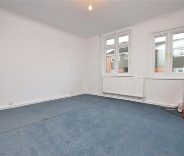 2 bedroom end of terrace house to rent - Photo 2