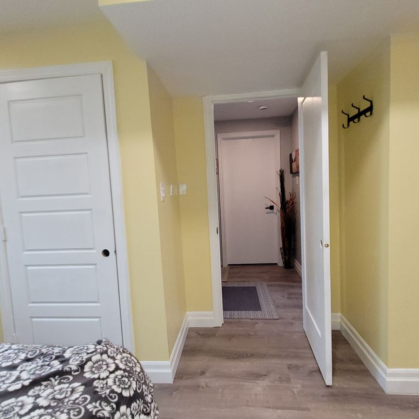 For Lease - 7 HARBOUR Crescent Unit# Unit 2, Wasaga Beach, Ontario - Photo 1