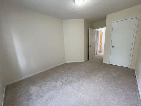 For Lease - 9 Fairglen Avenue Unit# 4, Brampton, Ontario - Photo 5