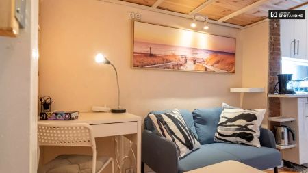 Studio for rent in Universidad, all bills included, no couples - Photo 4