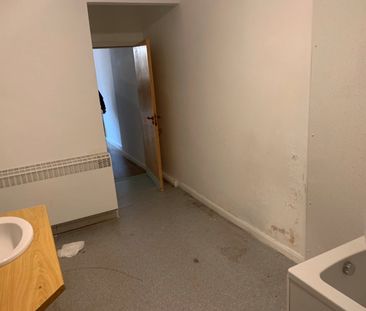 1 Bed Flat, Canklow Road, S60 - Photo 1