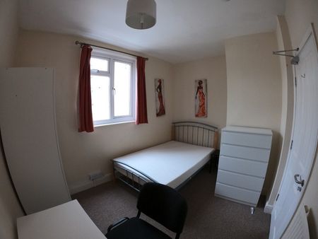 Student letting in Hill Park Crescent, Plymouth - Photo 4