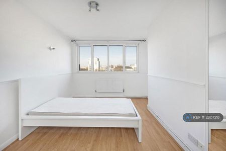 1 bedroom in a flat share to rent - Photo 3