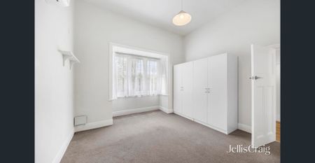 Two-bedroom Cottage in popular location! - Photo 5