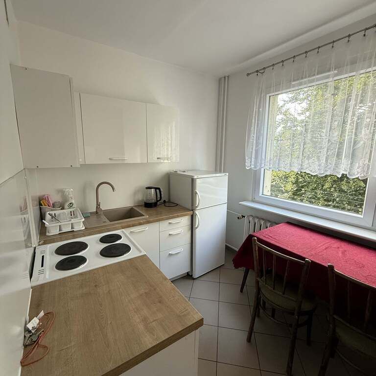 Kawalerka z balkonem w bloku z windą - Zdjęcie 1