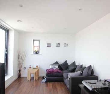 Addlestone, Surrey, KT15 - Photo 1