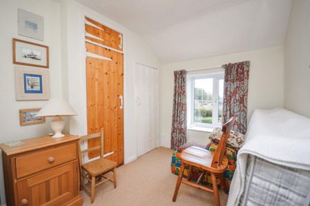 2 bedroom semi-detached house to rent - Photo 2