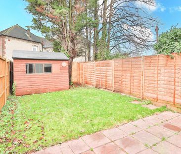 4 bedroom end of terrace house to rent - Photo 2