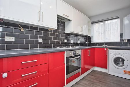 3 bedroom terraced house to rent - Photo 2