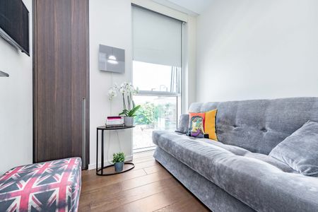 Columbia Gardens, London, SW6 - Photo 2