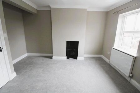 2 bedroom terraced house to rent - Photo 3