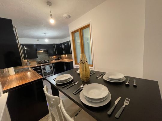 5 Bed Semi-Detached House, Furlong Road, CV1 - Photo 1