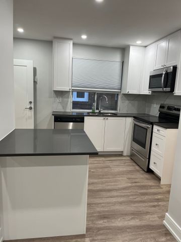 For Lease - 97 Twelfth Street Unit# Main Floor, Toronto, Ontario - Photo 5
