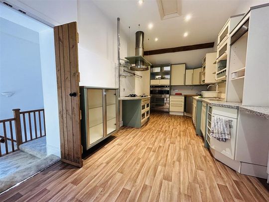 2 bedroom barn conversion to rent - Photo 1