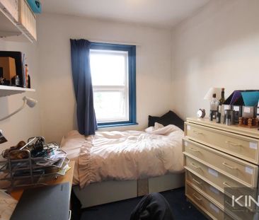 4 bedroom semi-detached house to rent - Photo 4