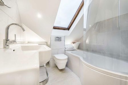 3 bedroom flat to rent - Photo 5