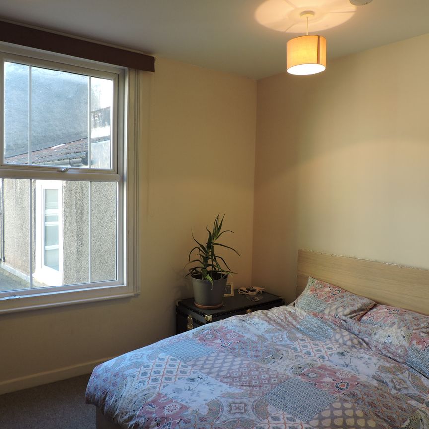 Student Properties to Let - Photo 1