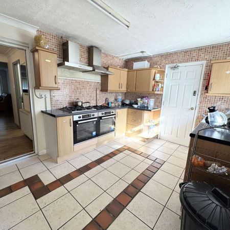 An Awesome Houseshare for Rent in Southampton Room 2 - Photo 3