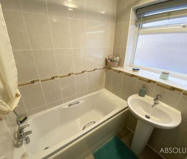 2 bedroom ground floor flat to rent - Photo 1