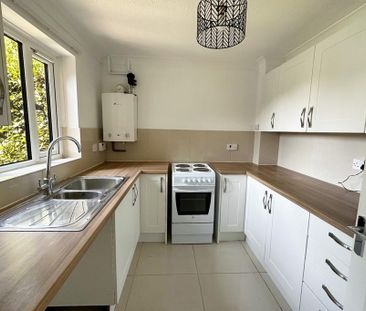 3 bedroom end of terrace house to rent - Photo 1