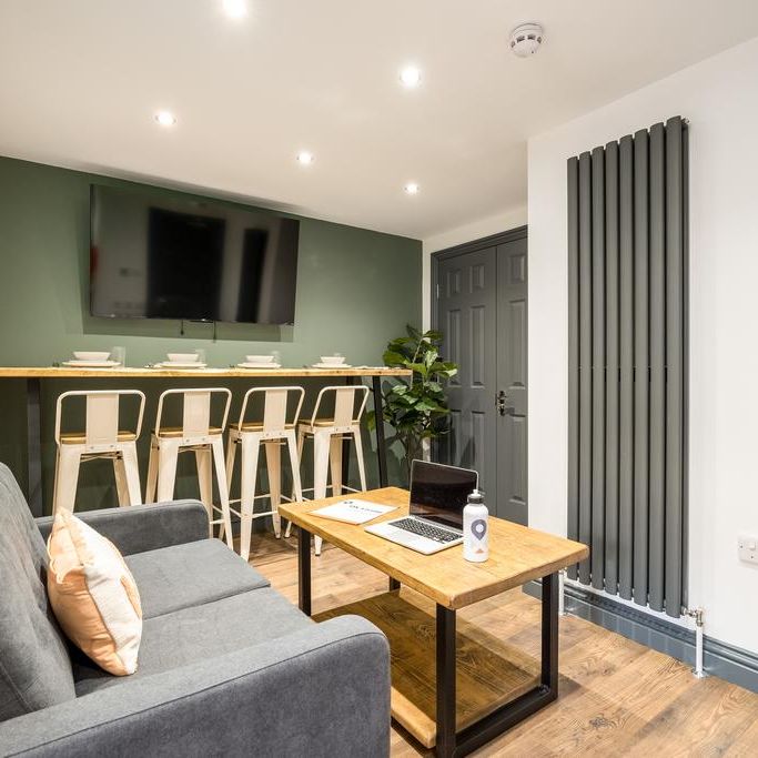 1 bedroom in a house share to rent - Photo 1