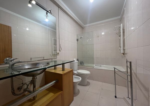 Fantástico Apartamento T2 Mobilado com Garagem e Arrumos