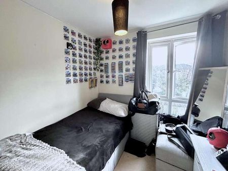 St. Georges Way, Peckham, London, SE15 - Photo 3